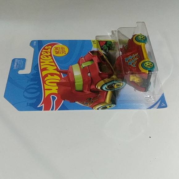 Hot Wheels Tricera-Truck - Picture 3 of 8